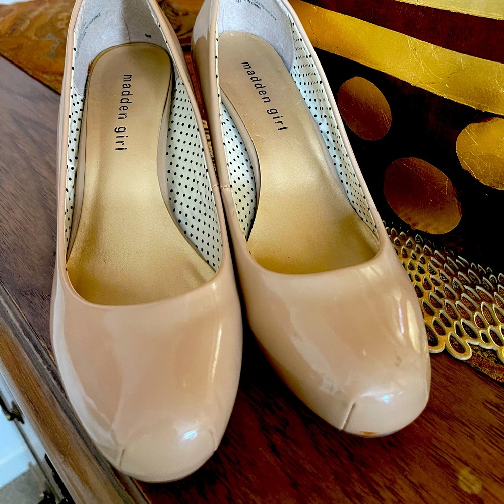 Steve Madden Tan Pump